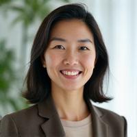 環境ポリシーアドバイザー、山本花子。プレゼンテーションで聴衆と対話している